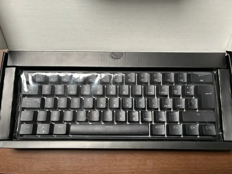 Teclado Mecánico RGB Fantech Maxfit61 - 2