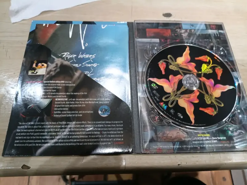 DVD Pink Floyd The Wall Edición Especial - 4