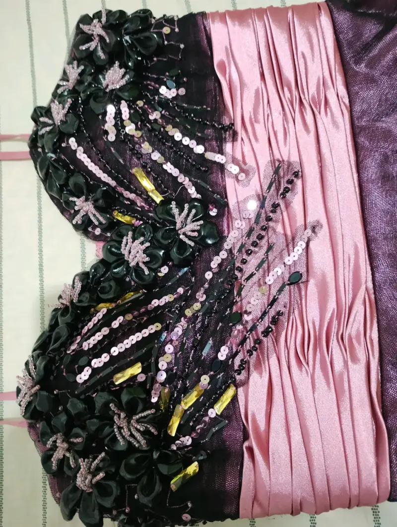 Vestido de gala corto con lentejuelas - 2