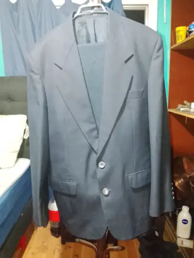 Traje formal azul Pierre Cardin en buen estado - miniatura 1