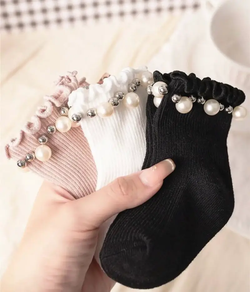 Calcetines de bebé con perlas decorativas - 2