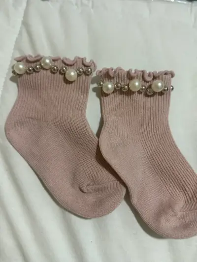Calcetines de bebé con perlas decorativas - miniatura 5