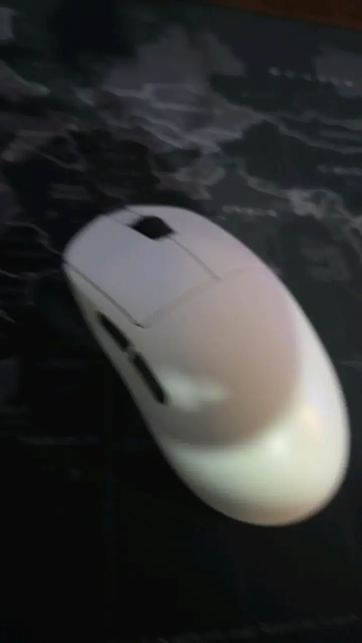 Mouse inalámbrico blanco ergonómico