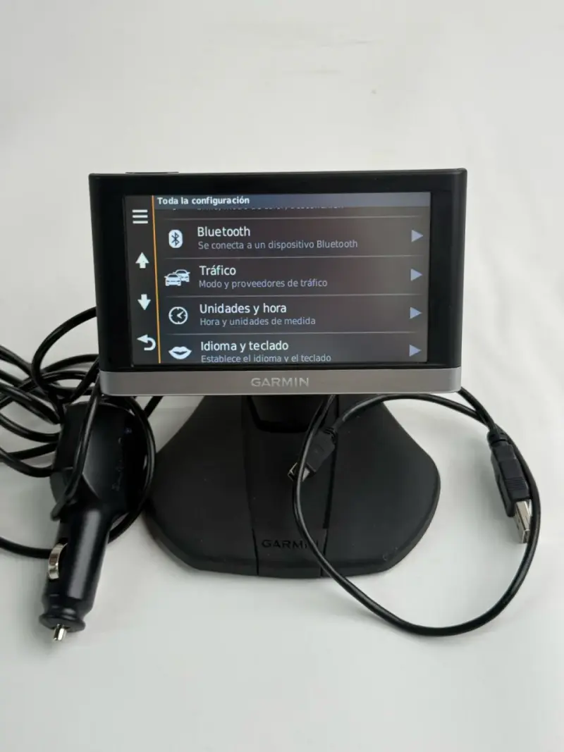 GPS Garmin nüvi 5" con Bluetooth, soporte,cargador - 6