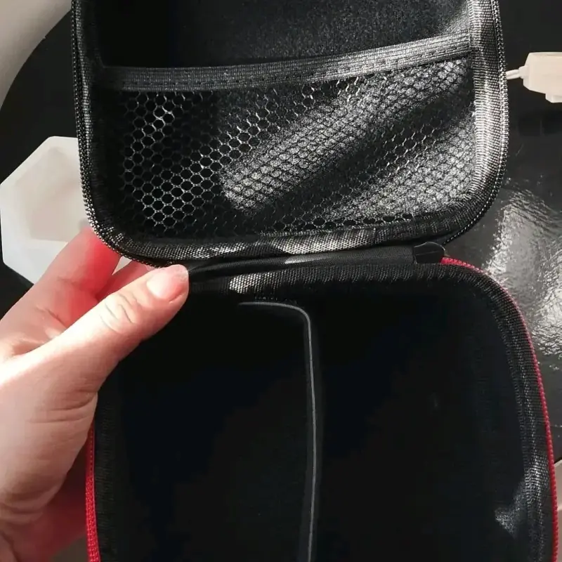 Estuche rígido Pokebola para cartas - 2