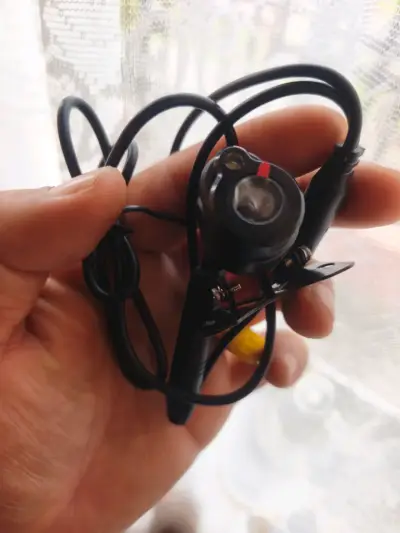 Cámara de seguridad mini con cable - miniatura 1