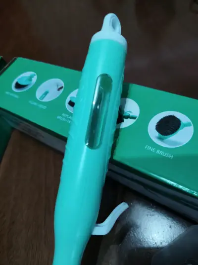 Cepillo de Limpieza Multifuncional con Dispensador - miniatura 2