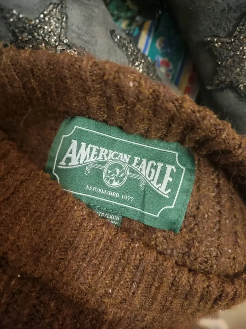 Suéter de lana café American Eagle - 3