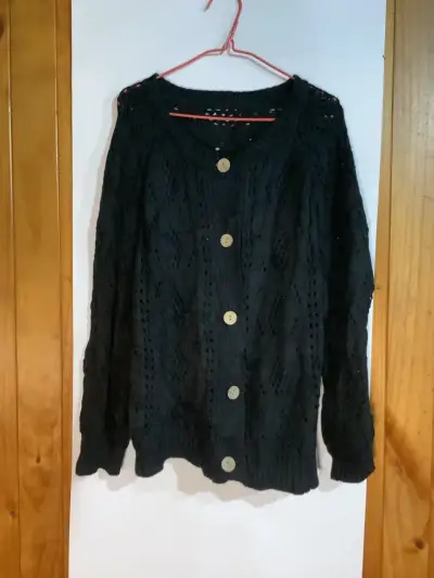 Chaleco negro de punto con botones - miniatura 1