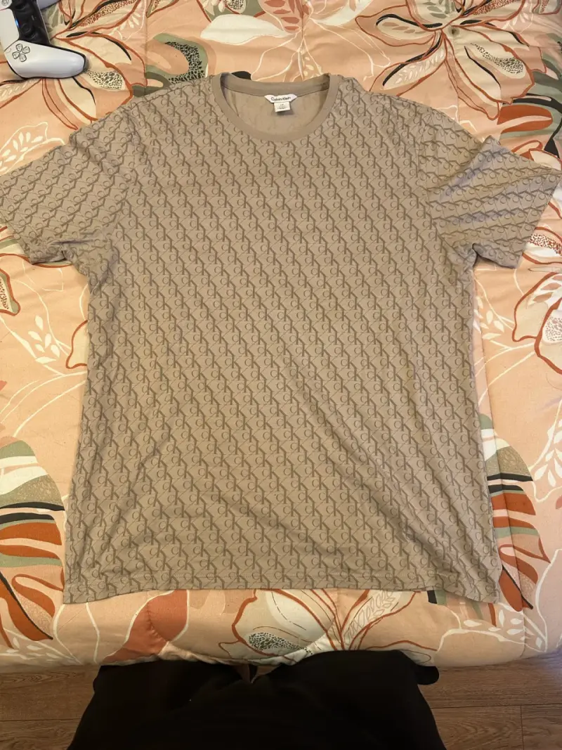 Polera Calvin Klein NUEVA SIN ETIQUETA