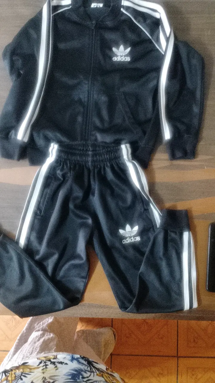 Conjunto deportivo negro Adidas para hombre - 1