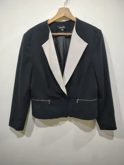Blazer negro con solapa blanca Nine West - miniatura 1