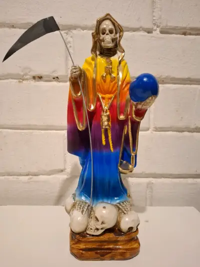 Figura de Santa Muerte 7 colores 30 cm con guadaña - miniatura 1