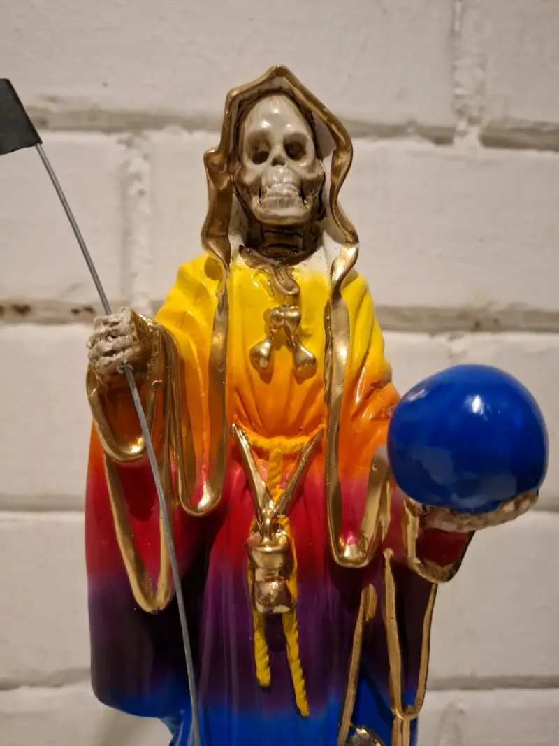 Figura de Santa Muerte 7 colores 30 cm con guadaña - 2
