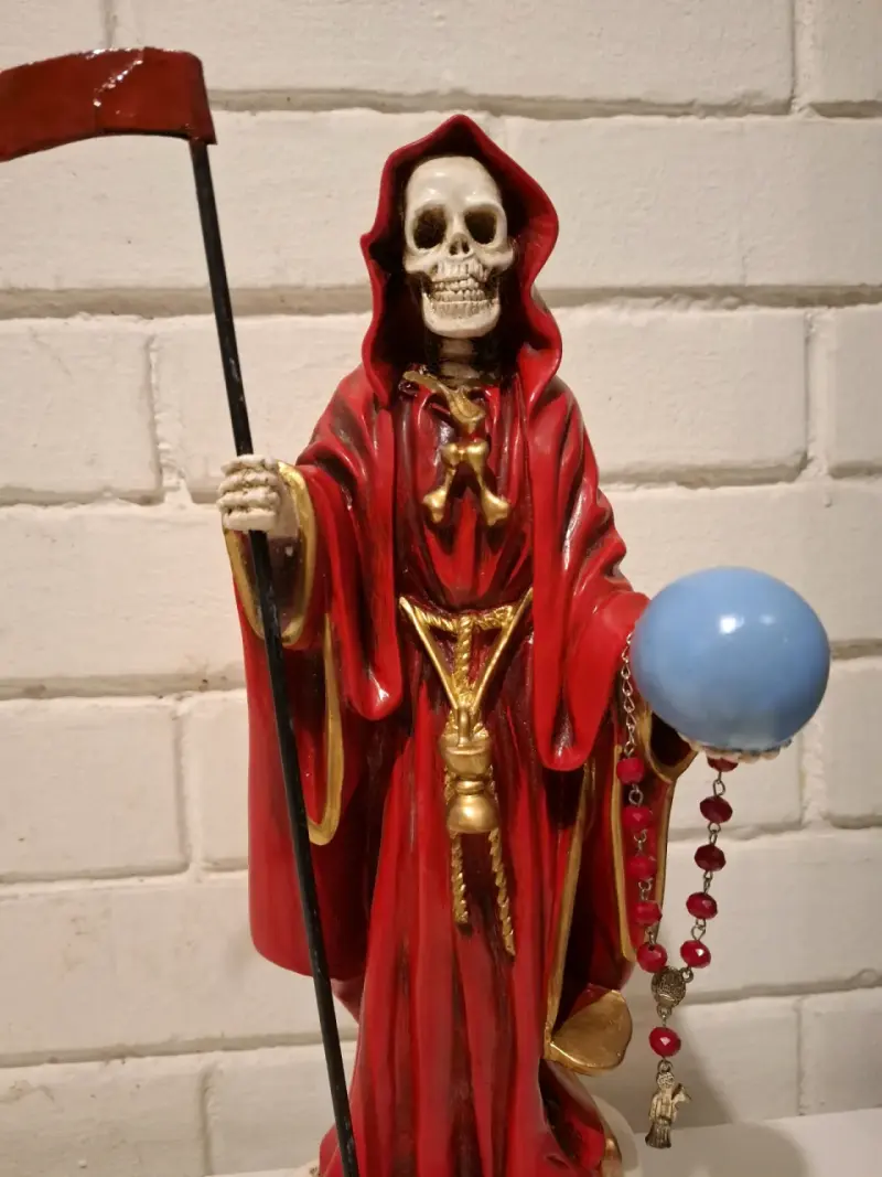 Figura de Santa Muerte Roja 43 c.m - 2