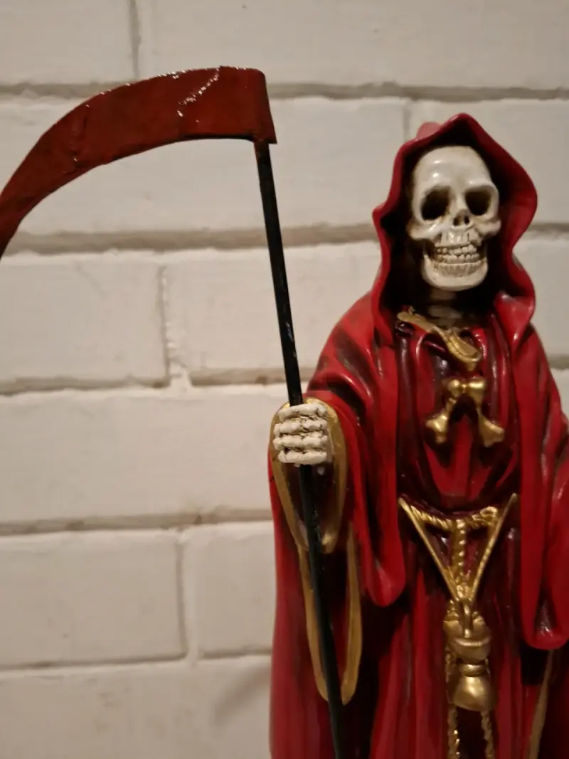 Figura de Santa Muerte Roja 43 c.m - 4