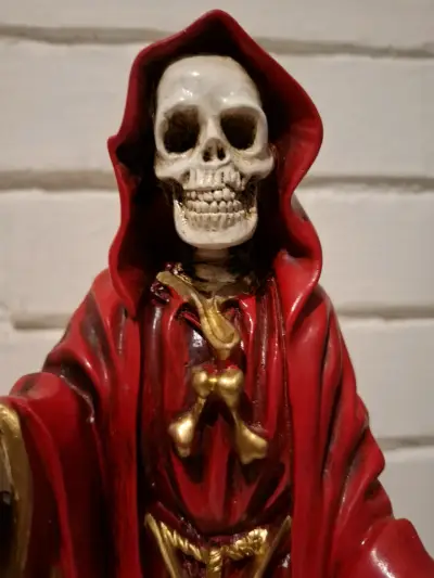 Figura de Santa Muerte Roja 43 c.m - miniatura 6
