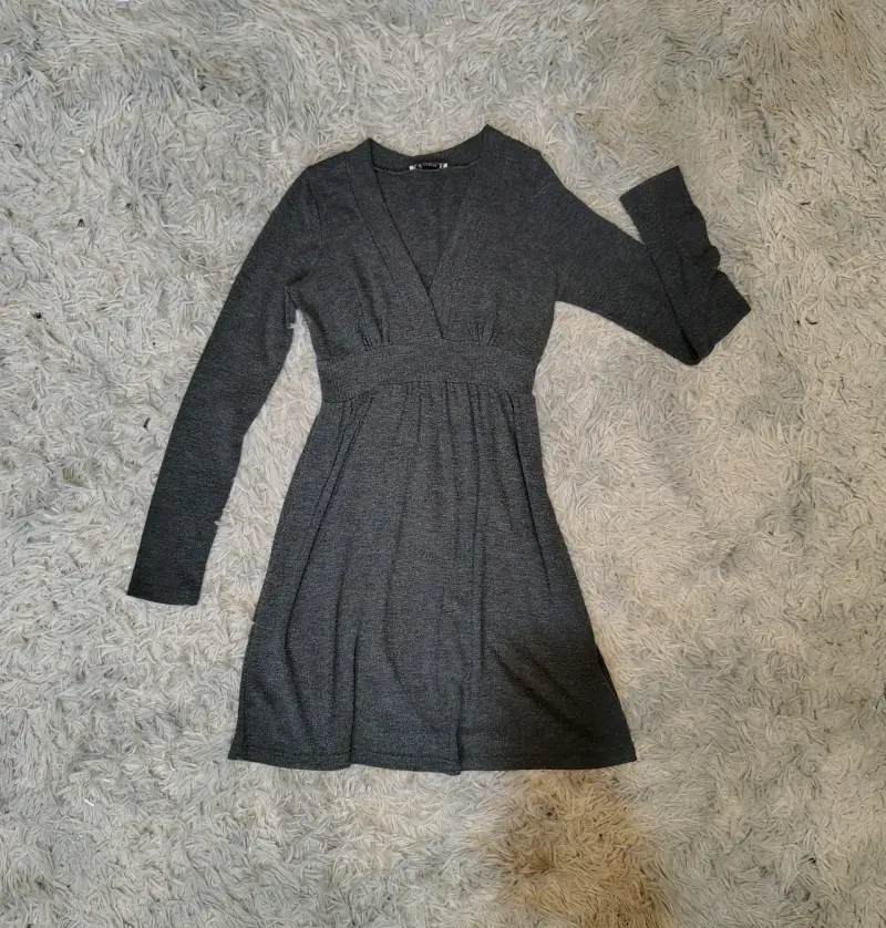 Vestido gris de manga larga para mujer - 1