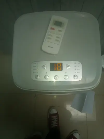 Aire acondicionado portátil Gree con control remoto - miniatura 1