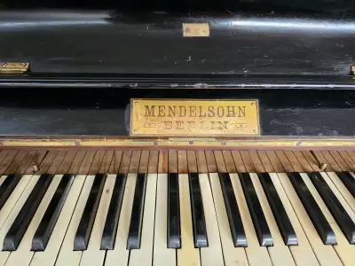 Piano vertical antiguo Mendelsohn Berlín - miniatura 4