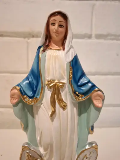 Figura de la Virgen María Medalla Milagrosa - miniatura 2