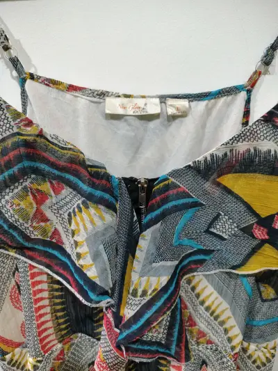 Vestido corto estampado. - miniatura 3