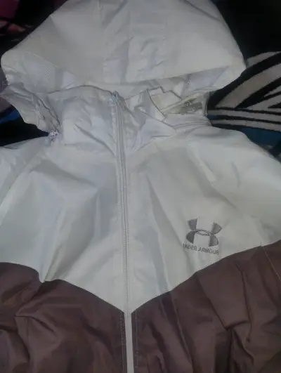 Cortaviento Under Armour bicolor para mujer - miniatura 2