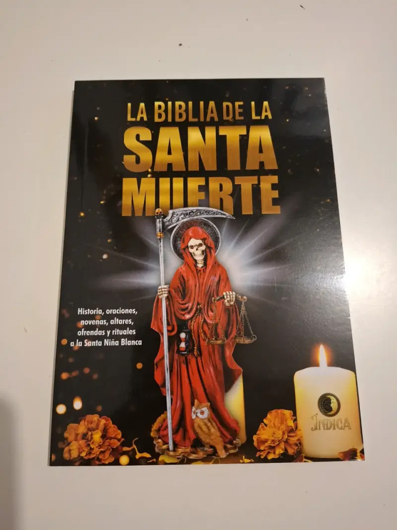 Libro La Biblia de la Santa Muerte - 1