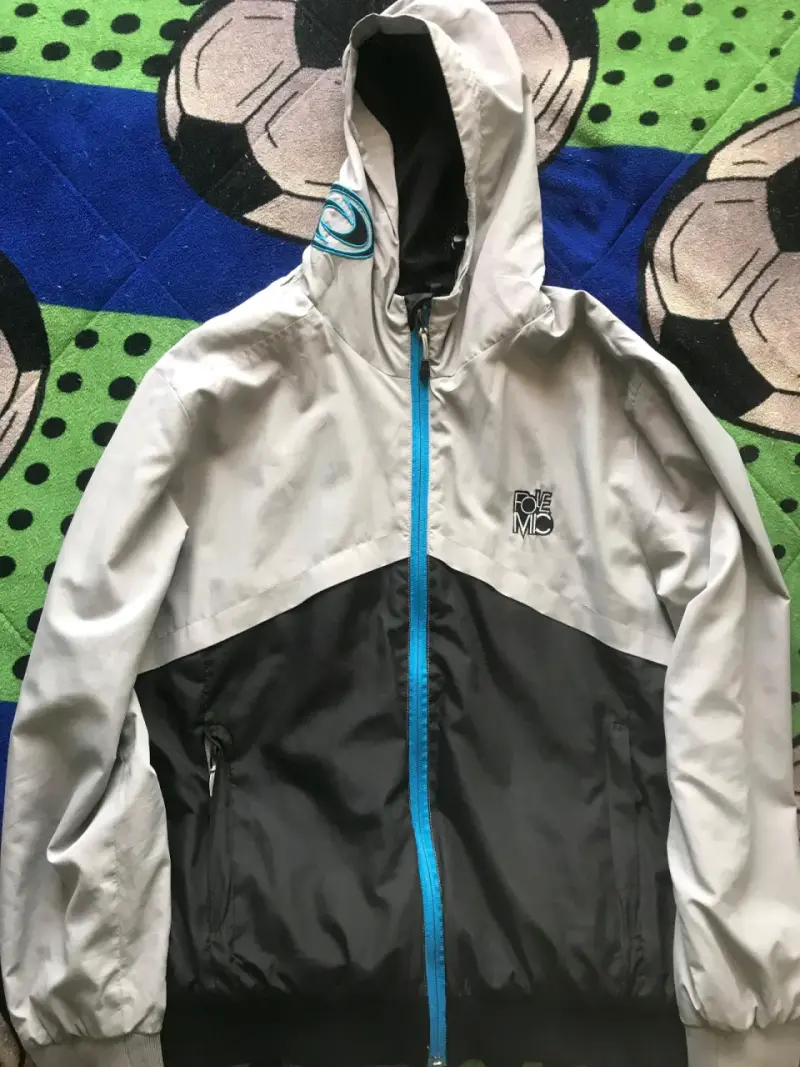 Chaqueta cortaviento con capucha - 1
