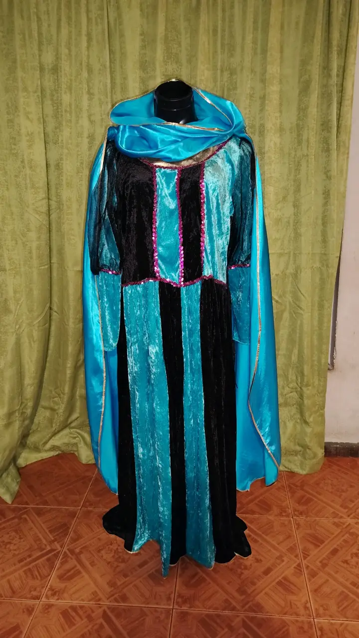 Vestido medieval azul con capa y capucha - 3