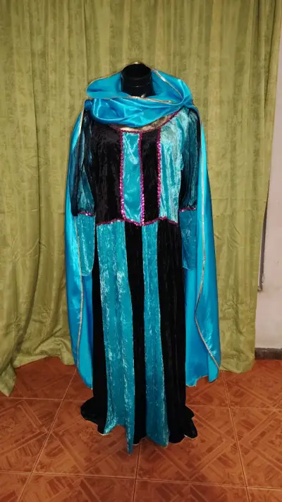 Vestido medieval azul con capa y capucha - miniatura 3