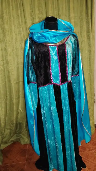 Vestido medieval azul con capa y capucha - miniatura 6