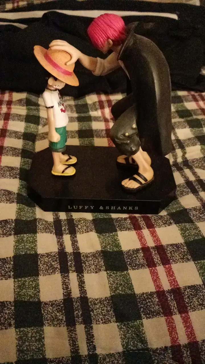 Figura de colección Luffy y Shanks One Piece