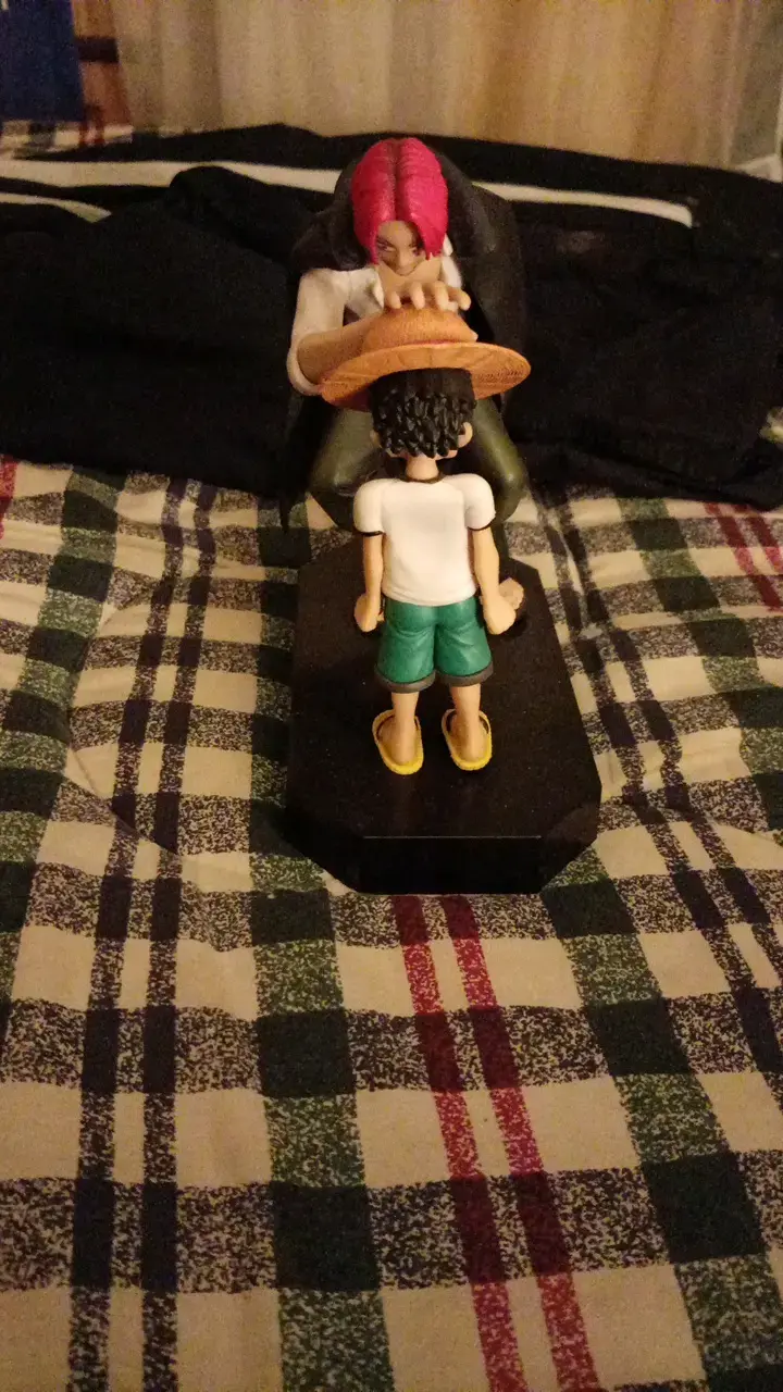 Figura de colección Luffy y Shanks One Piece - 3