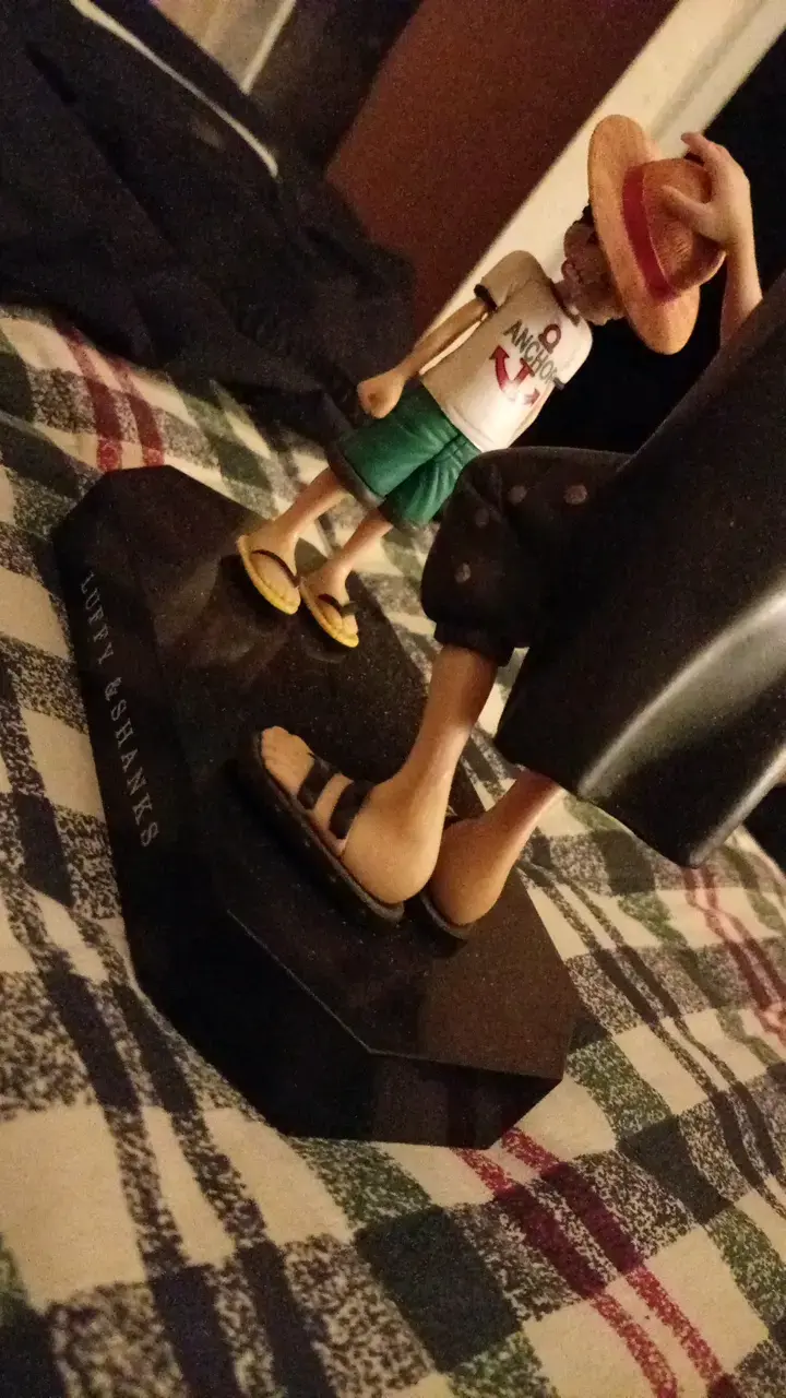 Figura de colección Luffy y Shanks One Piece - 4