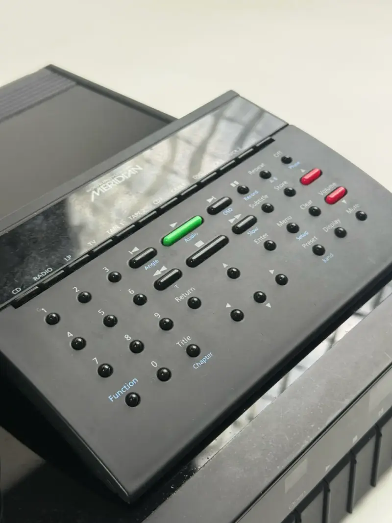 Reproductor de CD Meridian 500 con control remoto - 2