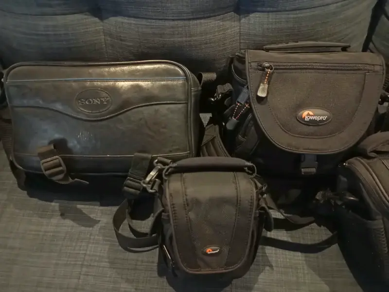 Bolsos para cámaras Sony y Lowepro - 2
