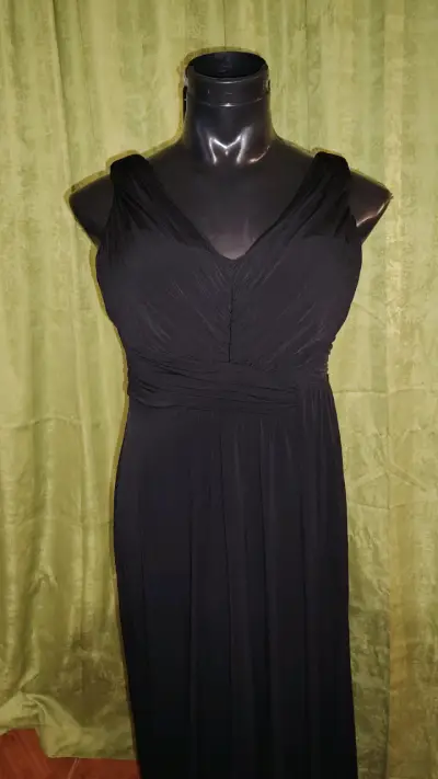 Vestido largo negro elegante para mujer - miniatura 3