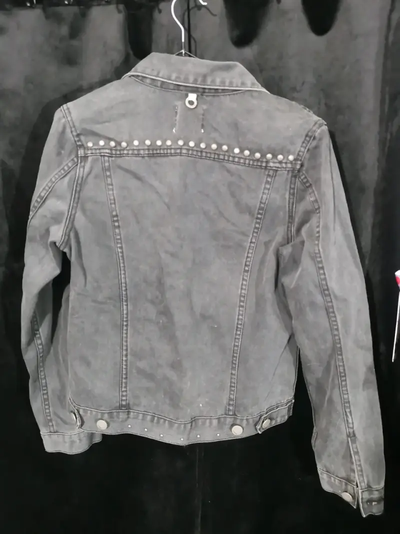 UMBRALE Chaqueta de mezclilla con tachas - 3