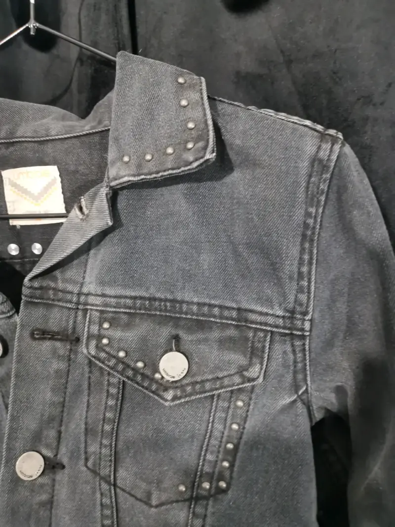 UMBRALE Chaqueta de mezclilla con tachas - 4