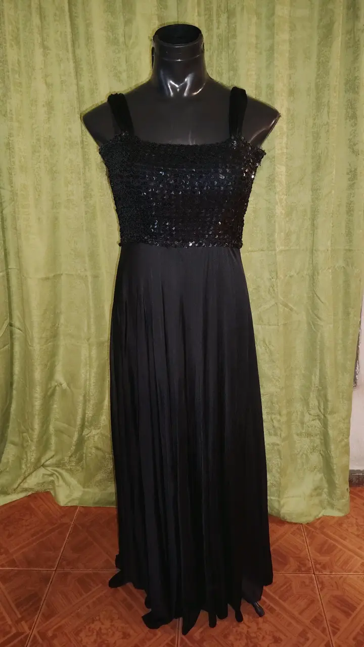 Vestido largo negro con lentejuelas elegante - 1