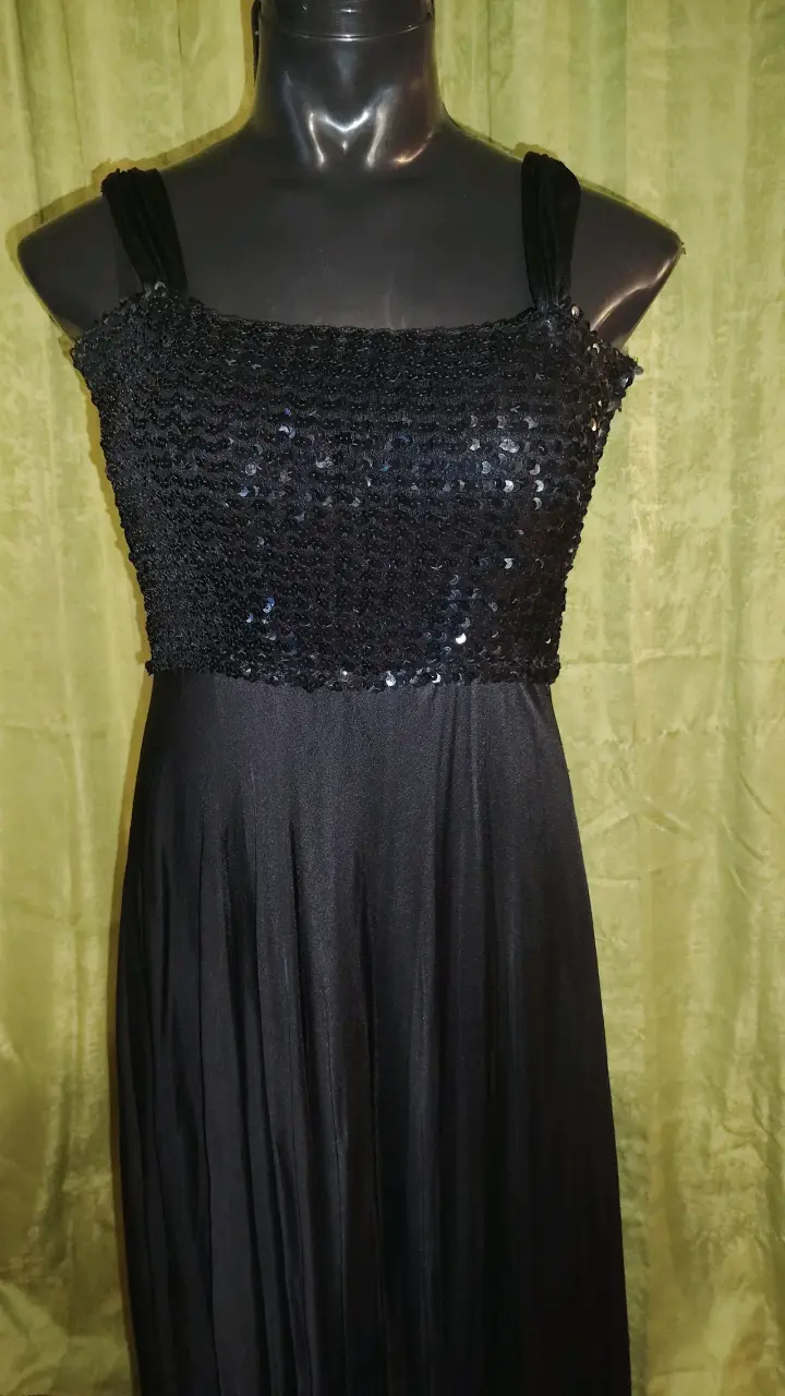 Vestido largo negro con lentejuelas elegante - 6