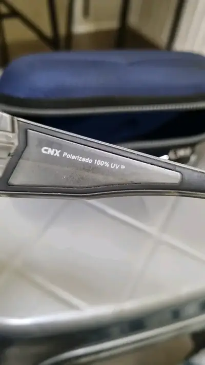 Gafas de Sol Polarizadas CNX con Estuche - miniatura 3