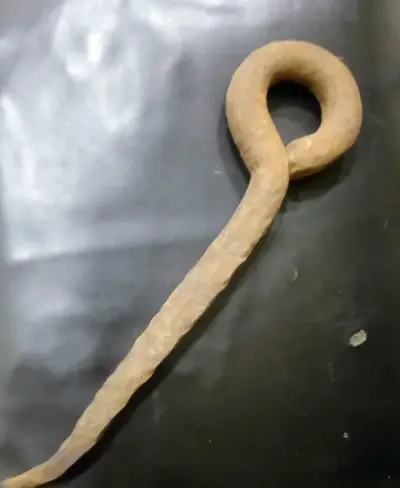 Clavo / Gancho de hierro forjado  artesanal - miniatura 3