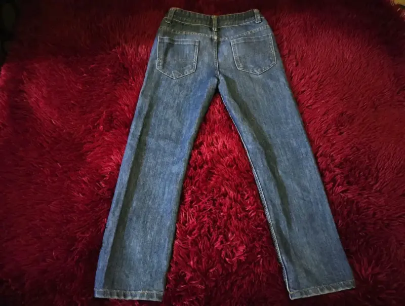 Jeans de mezclilla con diseño desgastado para niño - 4
