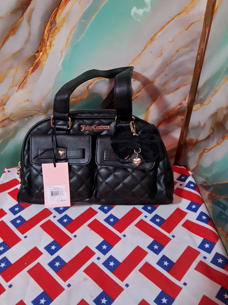 Bolso negro Juicy Couture con diseño acolchado - 1