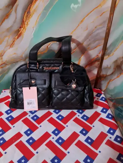 Bolso negro Juicy Couture con diseño acolchado - miniatura 1