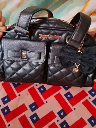 Bolso negro Juicy Couture con diseño acolchado - miniatura 2