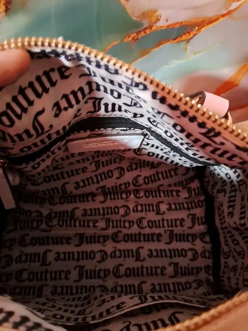 Bolso Juicy Couture beige con colgante - 2