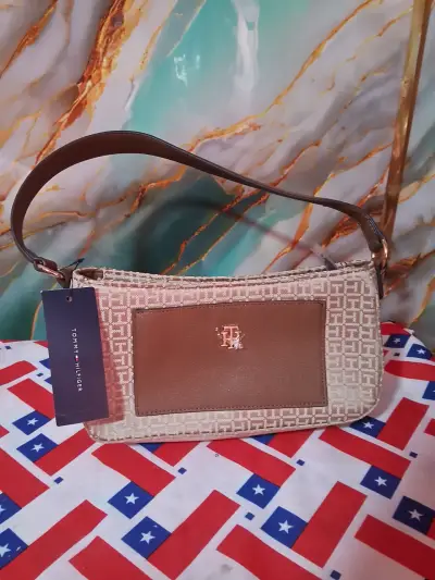 Cartera Tommy Hilfiger Beige y Marrón - miniatura 3